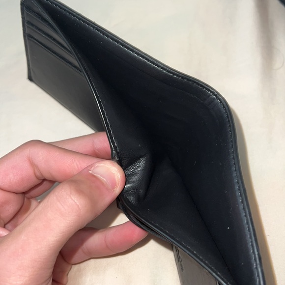 Coach wallet used but greta condition - Picture 4 of 4